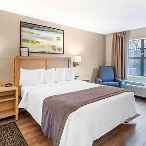 Queen studio 1 Queen Bed Disability Access or Non-Smoking